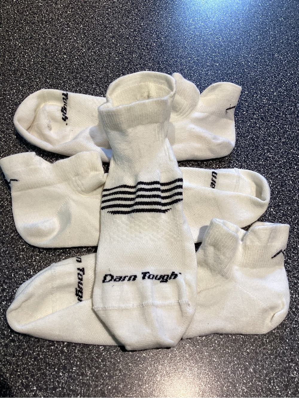 NWOT Darn Tough Men’s Large Element No Show Runnings Socks 2-Pack